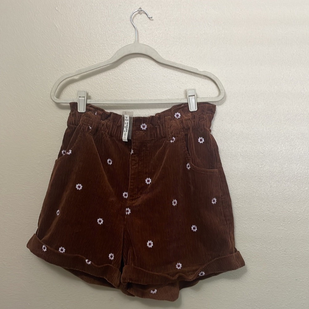 NWT Madewell Daisy Embroidered Corduroy Pull-On Paperbag Shorts - Picture 4 of 9